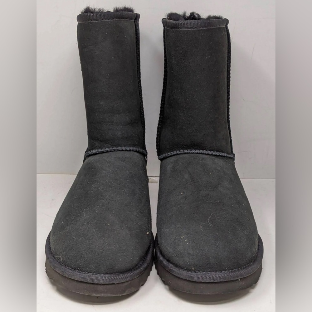 Ugg Women's Classic Short II